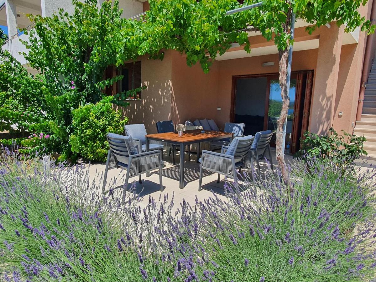 Apartments Villa Oliva Turanj Kültér fotó