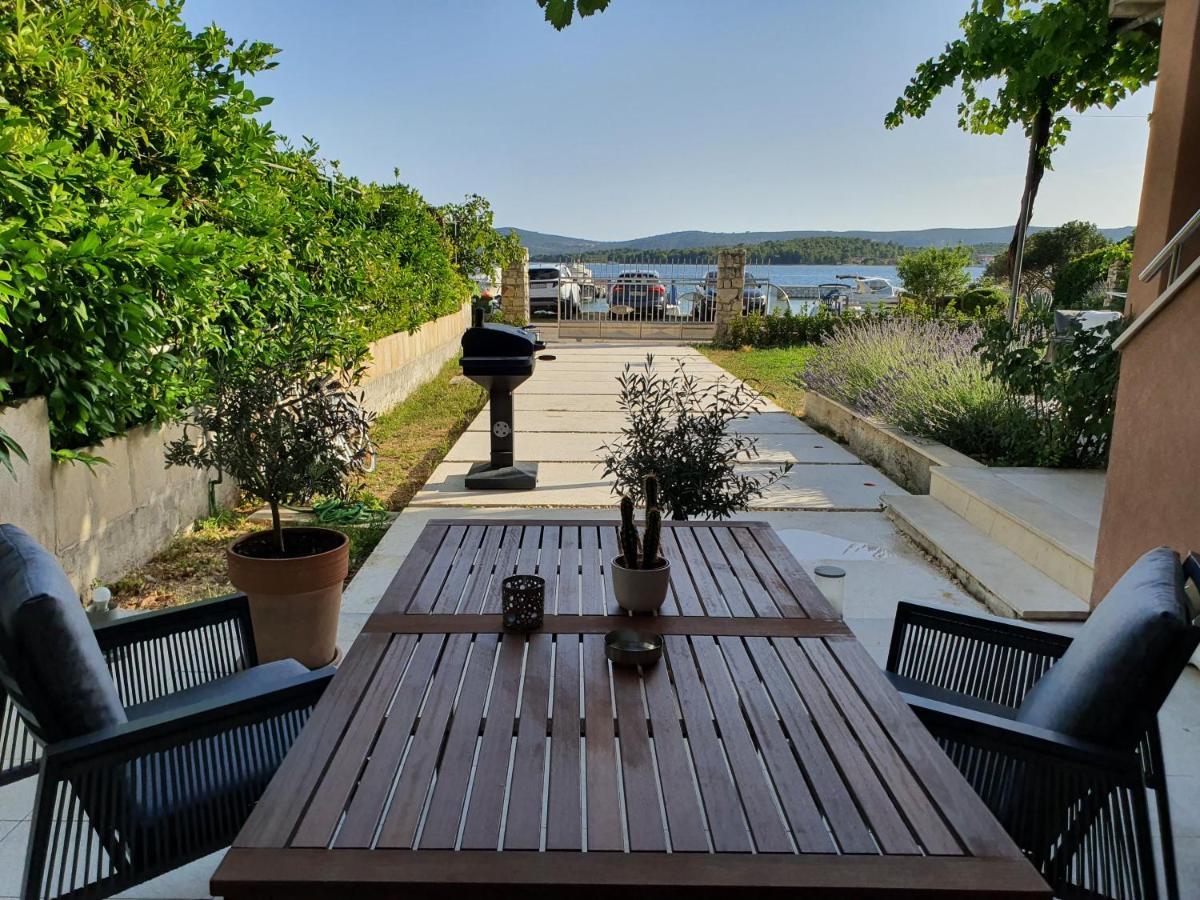 Apartments Villa Oliva Turanj Kültér fotó