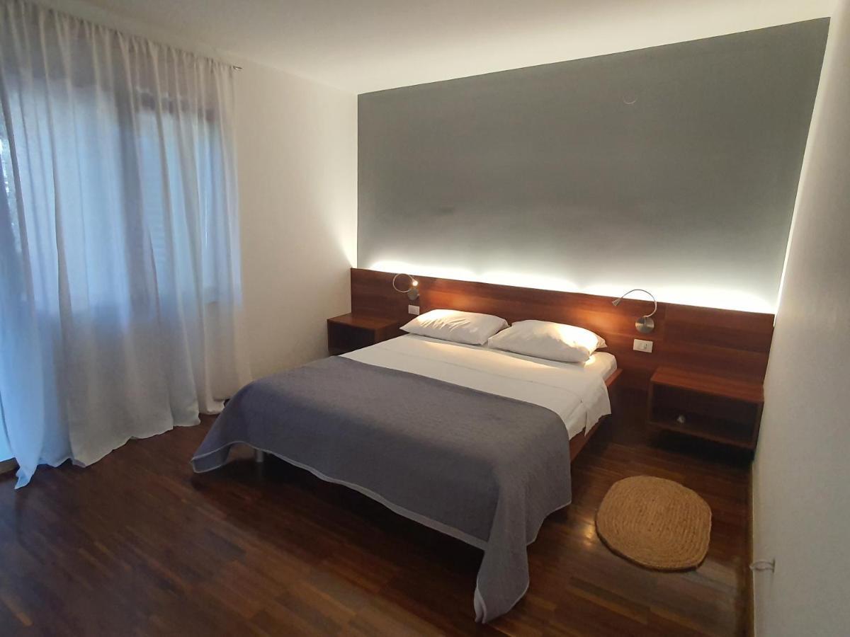 Apartments Villa Oliva Turanj Kültér fotó
