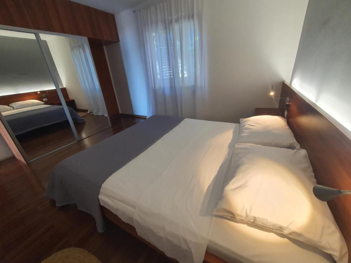 Apartments Villa Oliva Turanj Kültér fotó