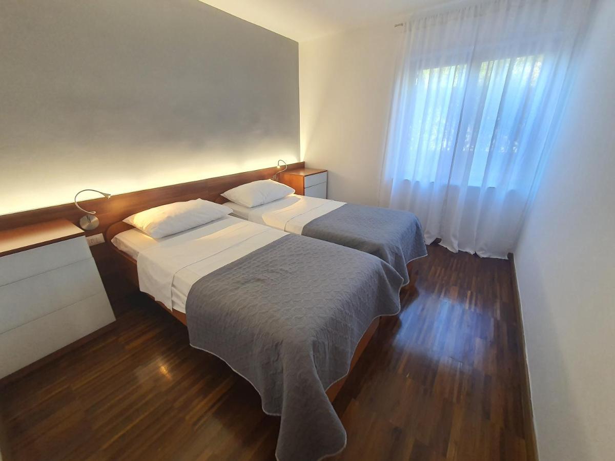 Apartments Villa Oliva Turanj Kültér fotó