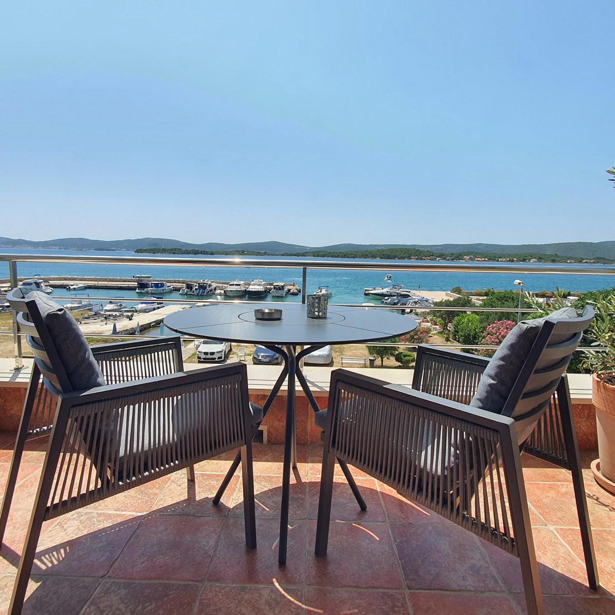 Apartments Villa Oliva Turanj Kültér fotó