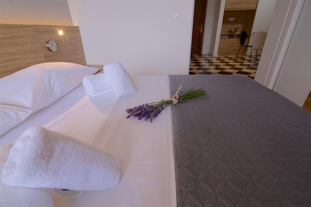 Apartments Villa Oliva Turanj Kültér fotó